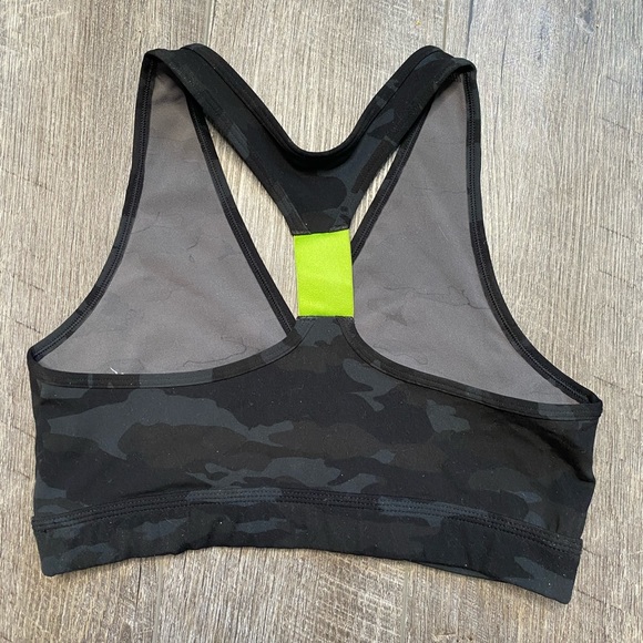 Alphalete surface wrap bra - Picture 2 of 3